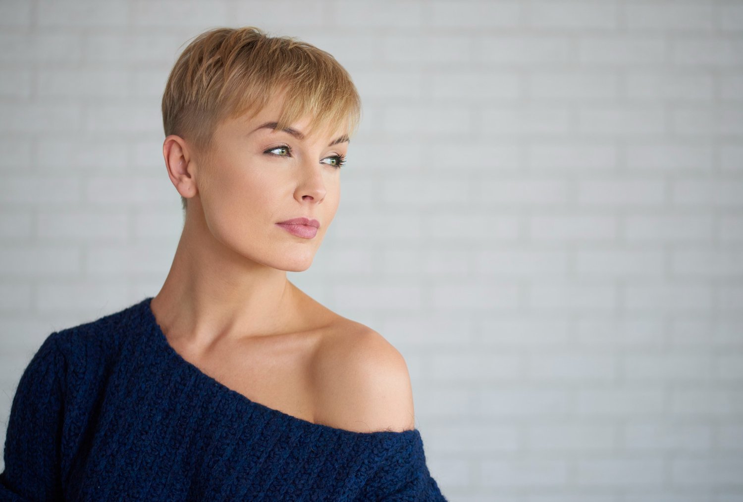 Hair style for short hair