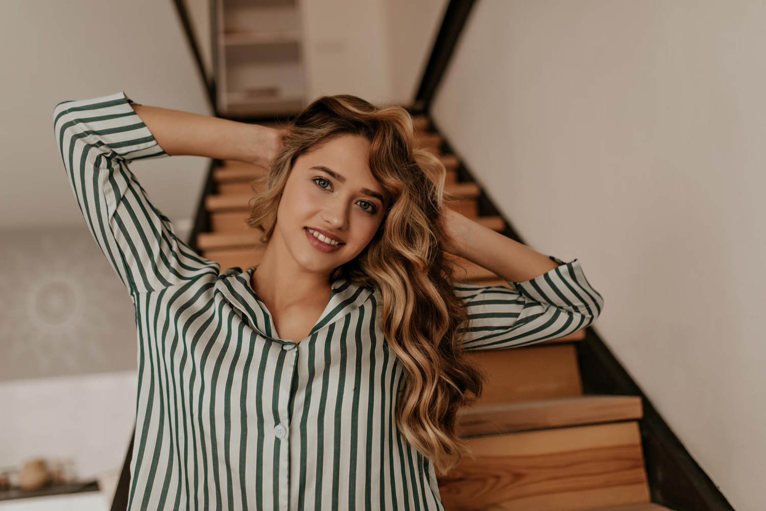 copper wavy hair
